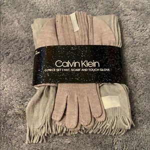 Hat, scarf and glove set